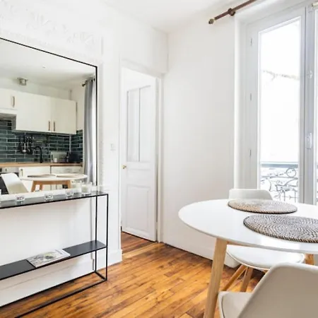 Apartment Cocoon In The Heart Of Batignolles | By Airnest